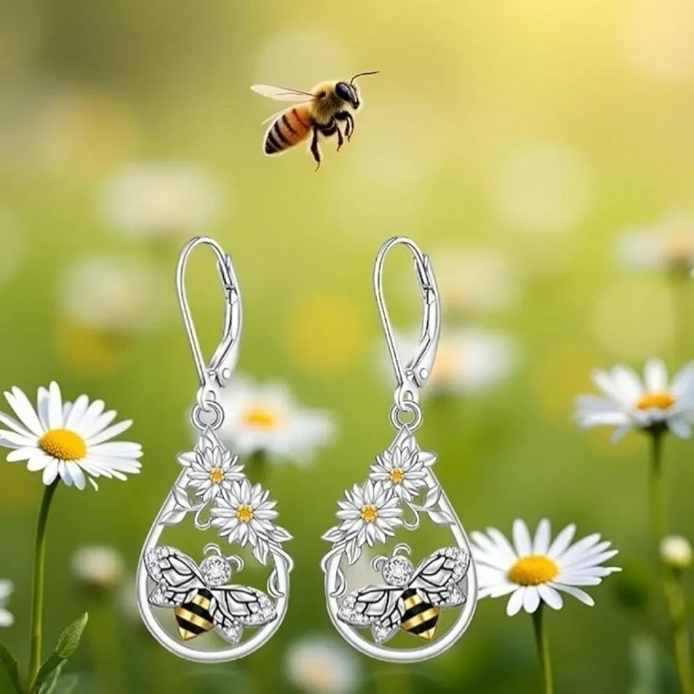 ☔️🩵⏭️NIB Daisy & Bumblebee Sterling Silver Dangling Earrings